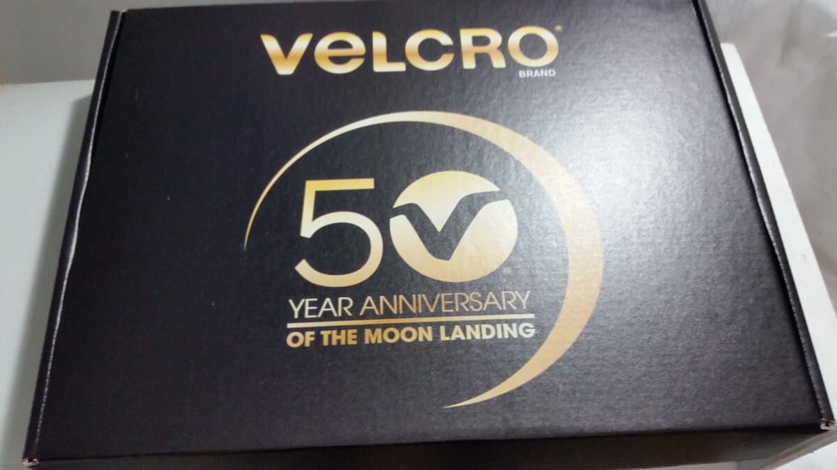 Velcro Brand box