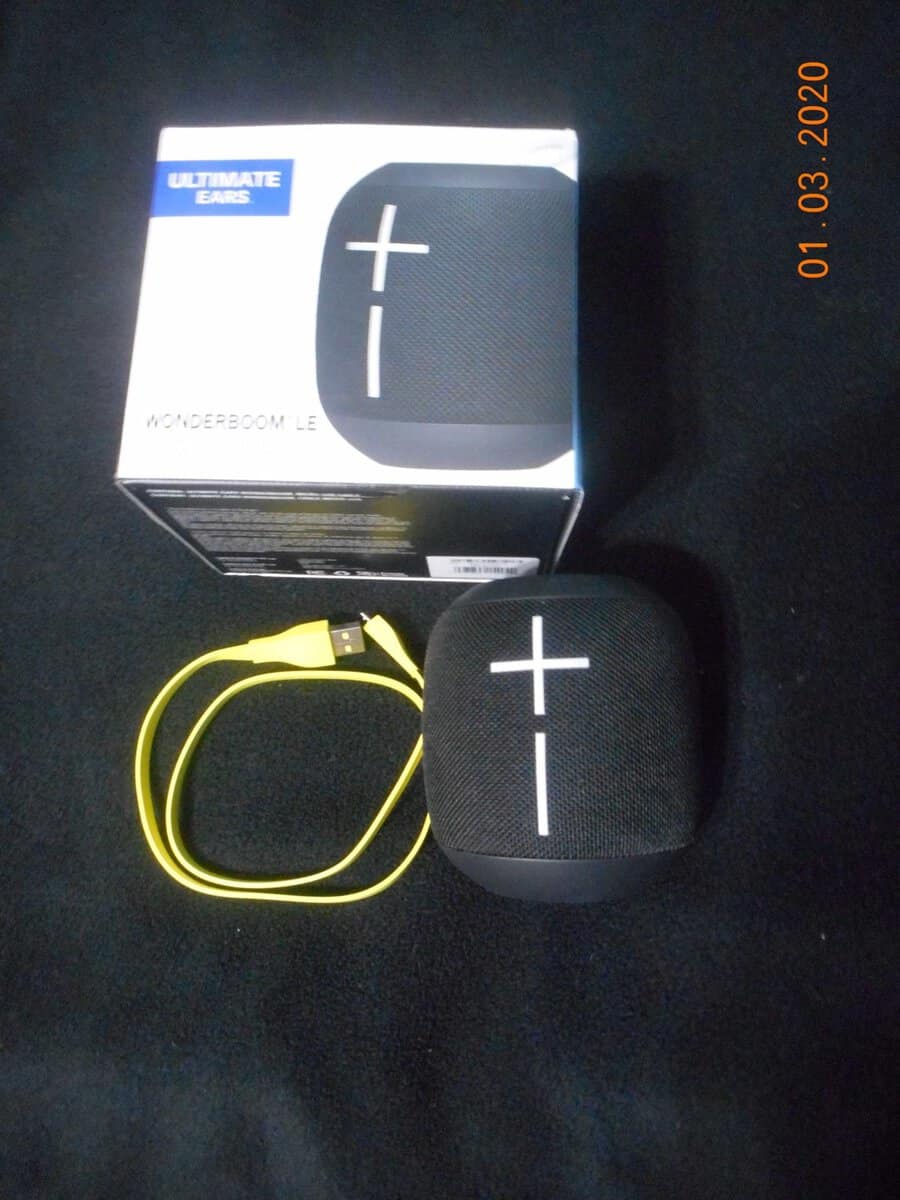 wonder boom speaker black with yellow charging cable