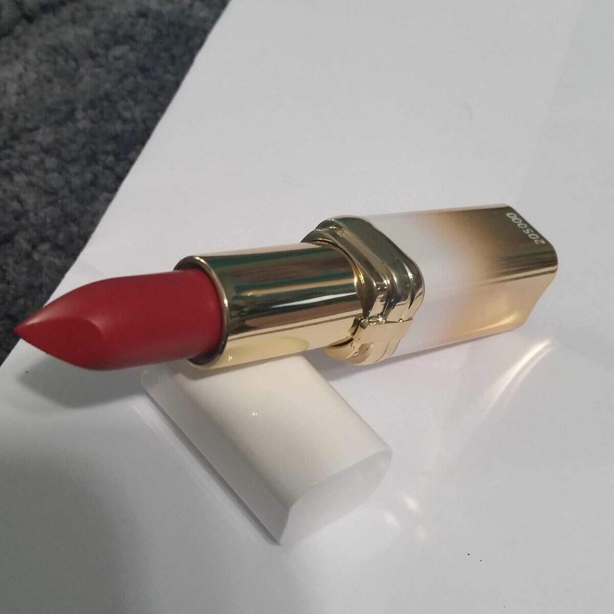 Loreal age perfect lipstick 204 spring tube open