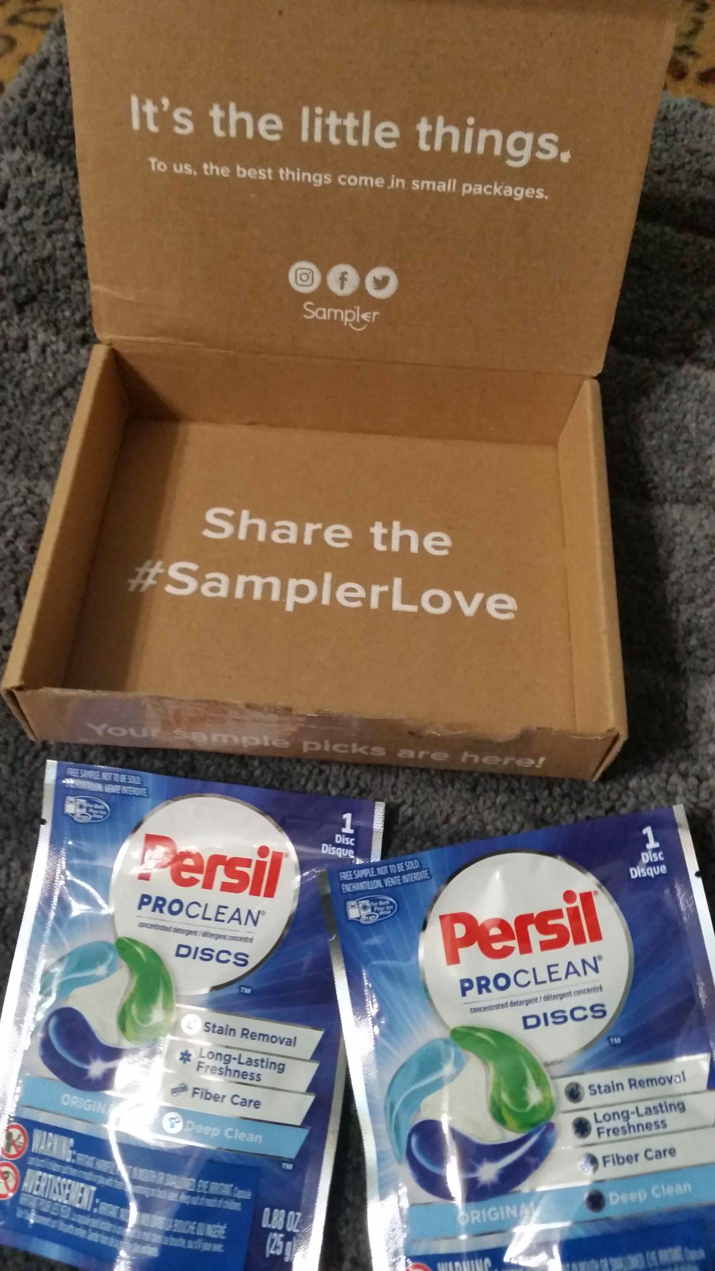Sampler box with Persil detergent samples