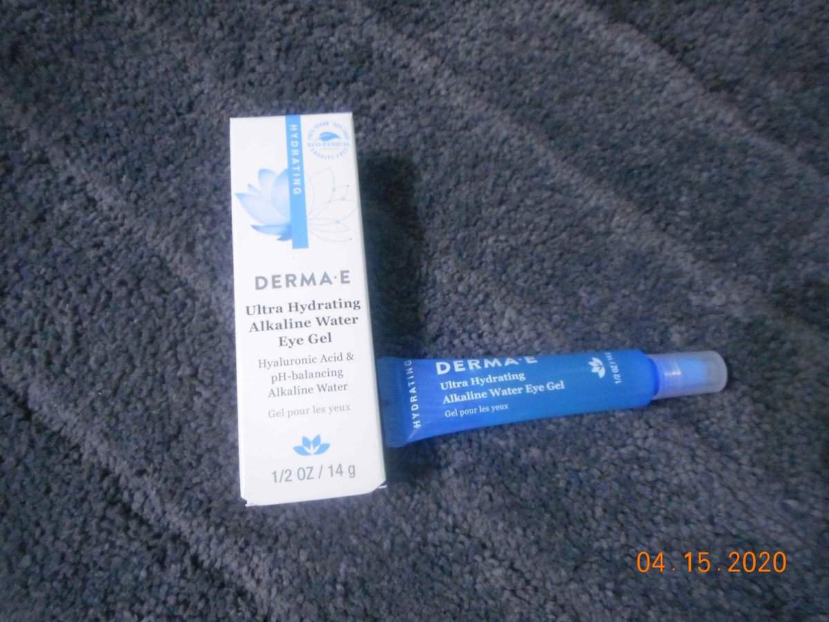 Ultra Hydrating Alkaline Water Eye Gel box with eye gel tube