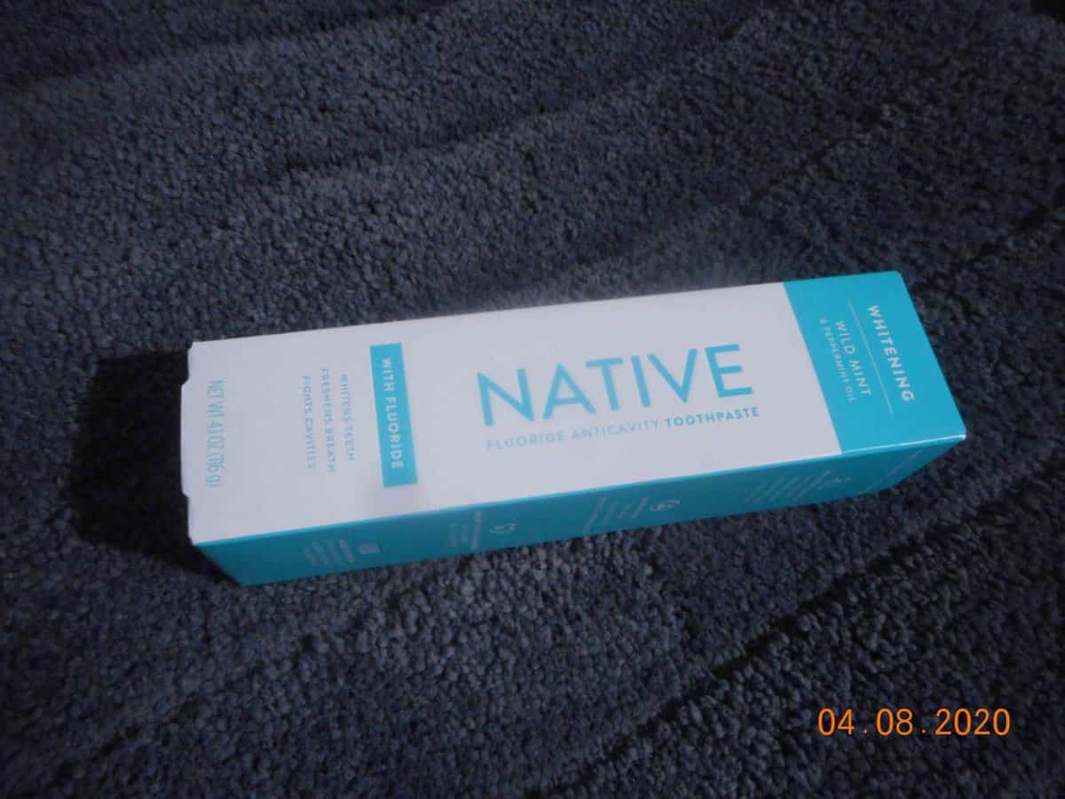 Native toothpaste Mint fluoride box
