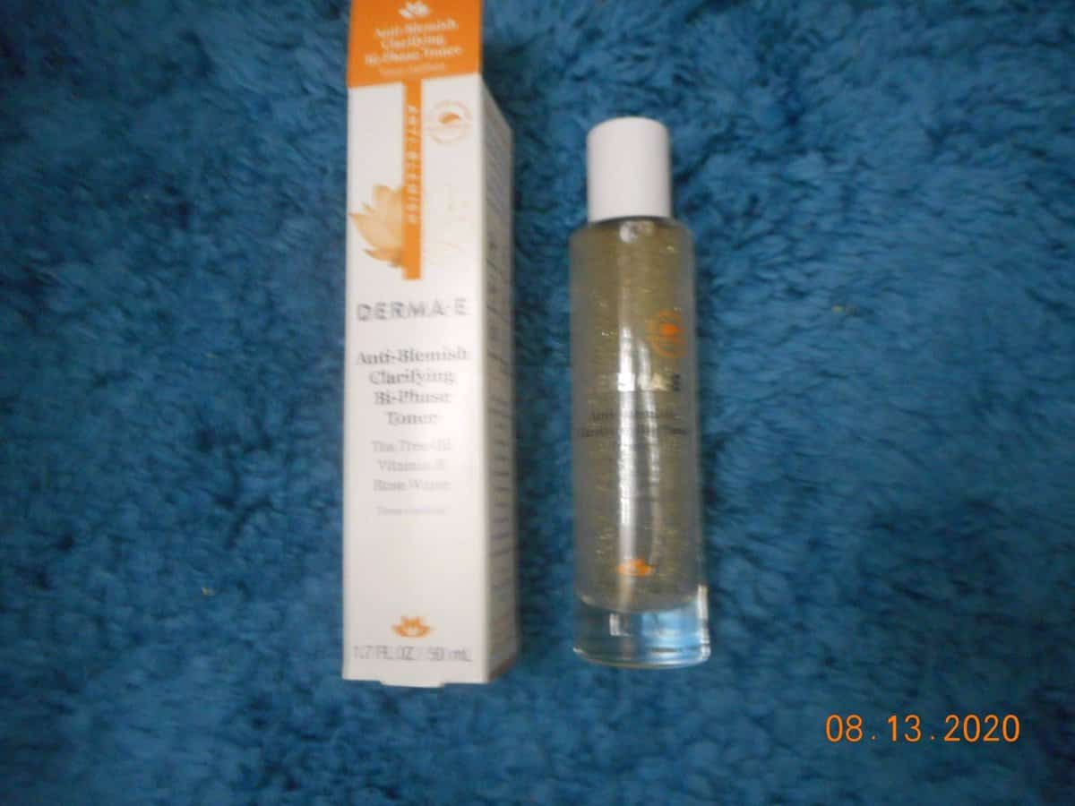 Derma-E Blemish control toner bottle with box.