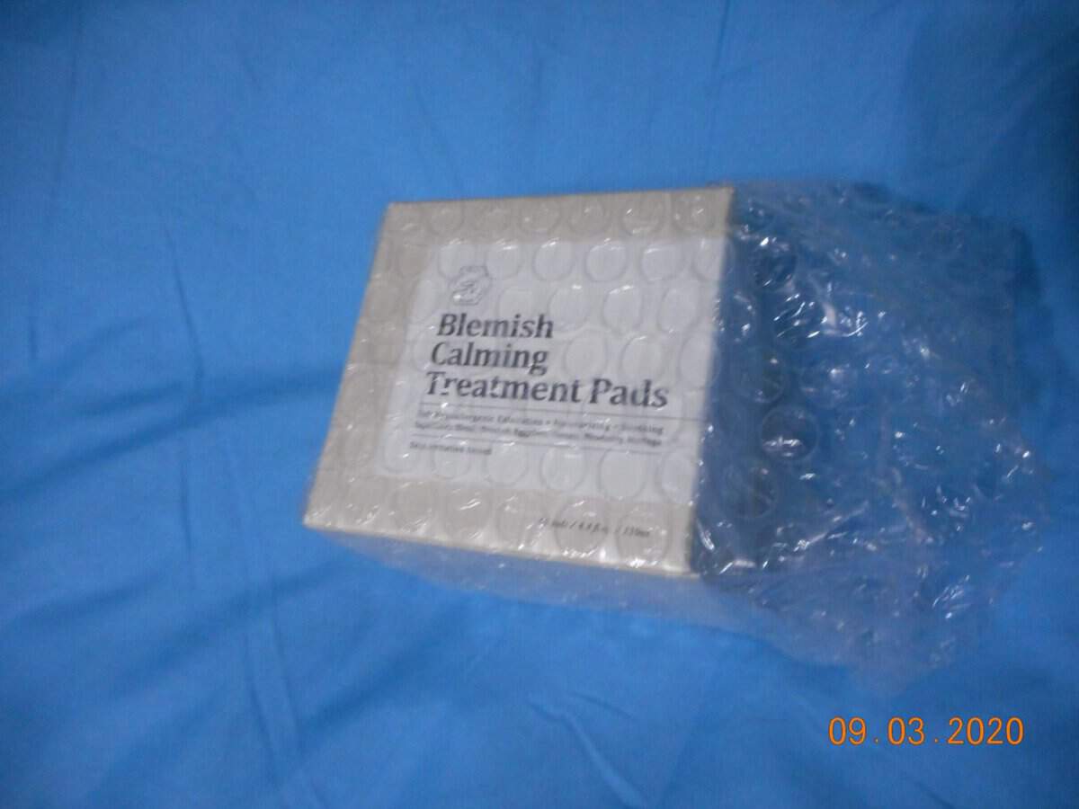 BEAUTREE Blemish Calming Treatment Pads box wrapped in bubble wrap.