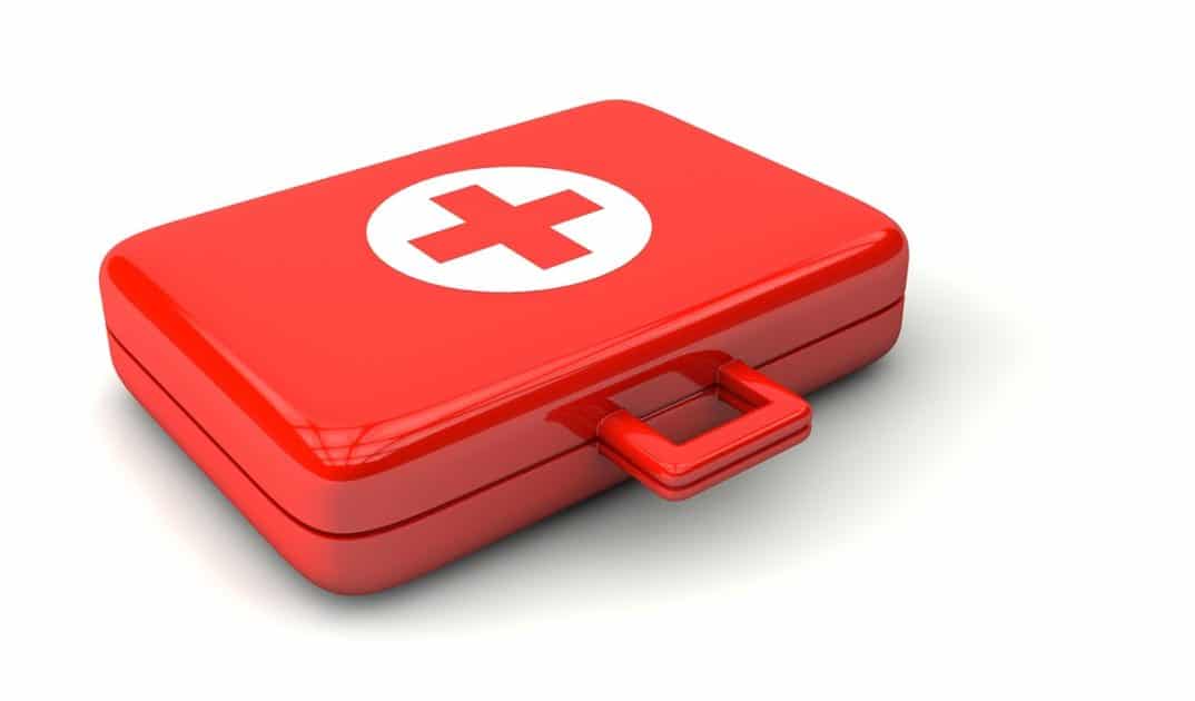 first aid kit. image source pixabaydot com