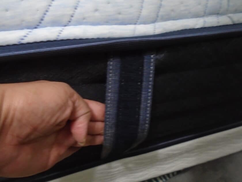 Serta Pefect sleeper mattress straps for easy moving of the mattress.