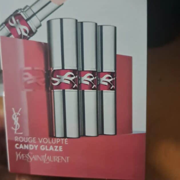 YSL ROUGE VOLUPTÉ CANDY GLAZE LIP GLOSS sample pamplet.